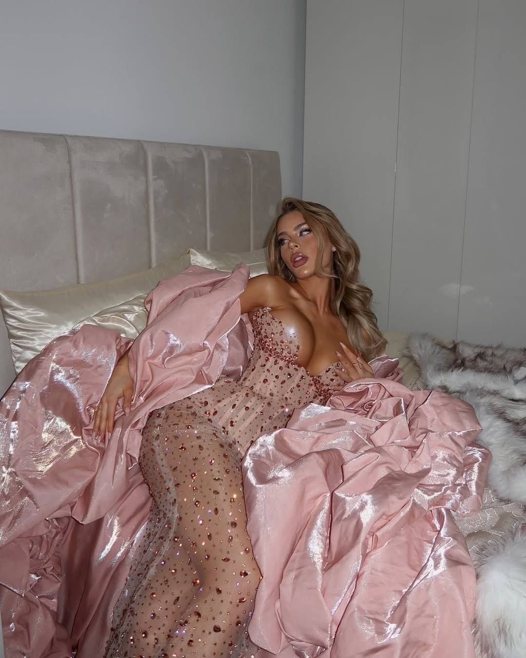 Поиск баланса: Как поддерживать элегантность и благополучие в образе жизни эскорта